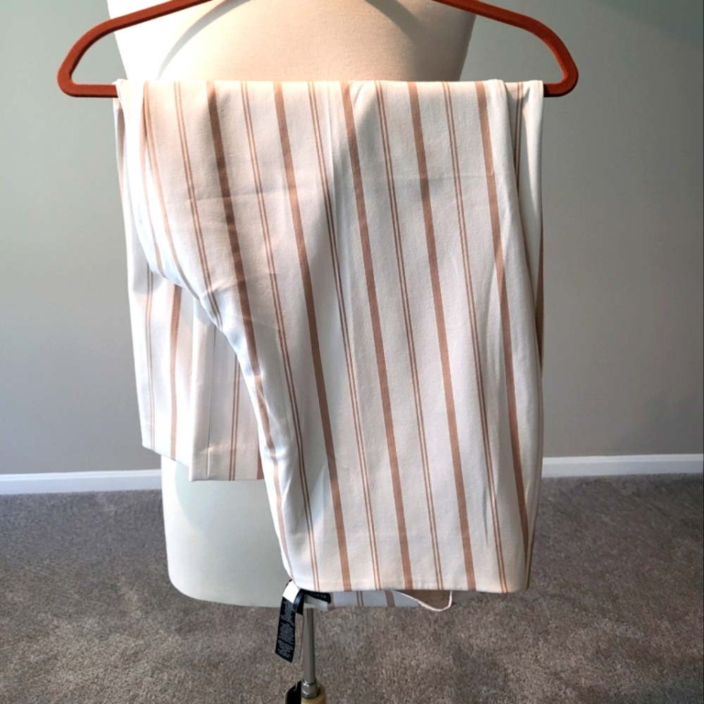 Chico’s Black Label Wide Leg Stripe Crop Bottom Pant Almond/Beige-Chicos Size 3